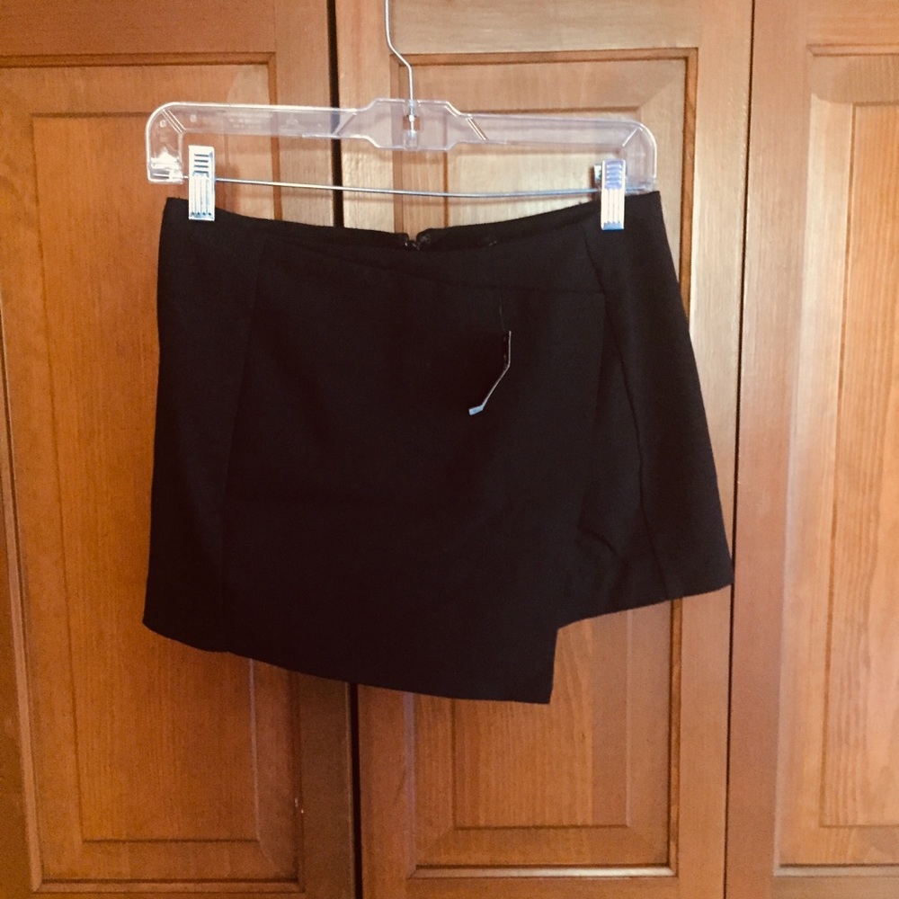 NWT Express Skort Size 2